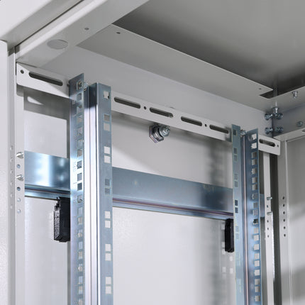 22U Patch Cabinet 600x600x1164 mm (WxDxH) light gray