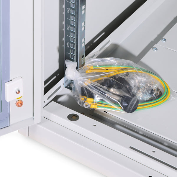 22U Patchkast 600x800x1164 mm (BxDxH) lichtgrijs