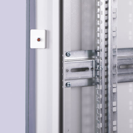 26U Patch Cabinet 600x800x1342 mm (WxDxH) light gray