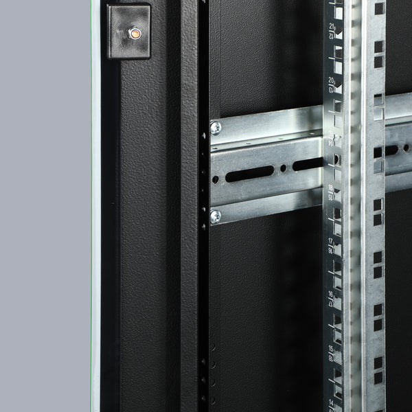 32U Patchkast 600x600x1609 mm (BxDxH) zwart