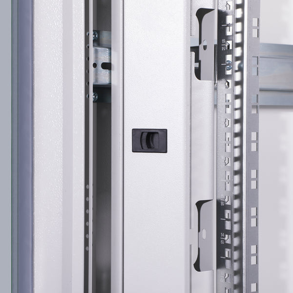 32U Patchkast 800x800x1609 mm (BxDxH) lichtgrijs