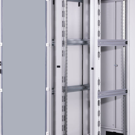 47U Patch Cabinet 800x1000x2244 mm (WxDxH) light gray