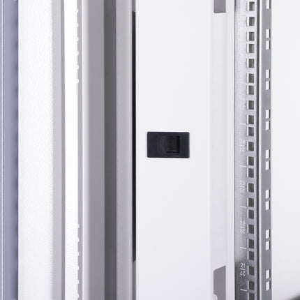 47U Patch Cabinet 800x1000x2244 mm (WxDxH) light gray