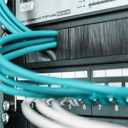 19-inch cable entry panel with brush - 1U